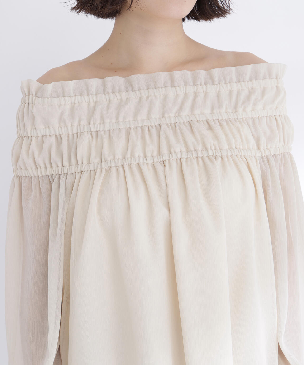 シャーリングショルダーブラウス