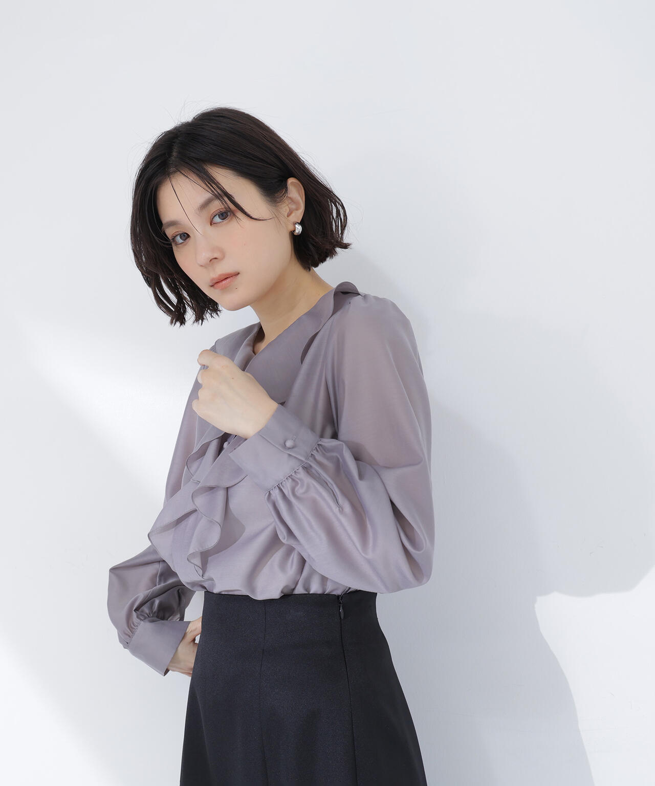 フロントフリルブラウス