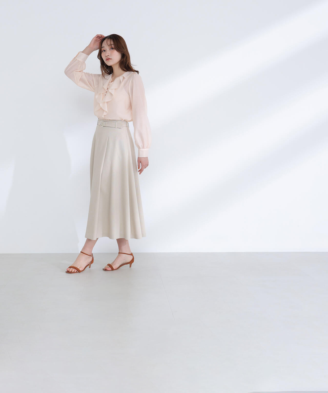 フロントフリルブラウス