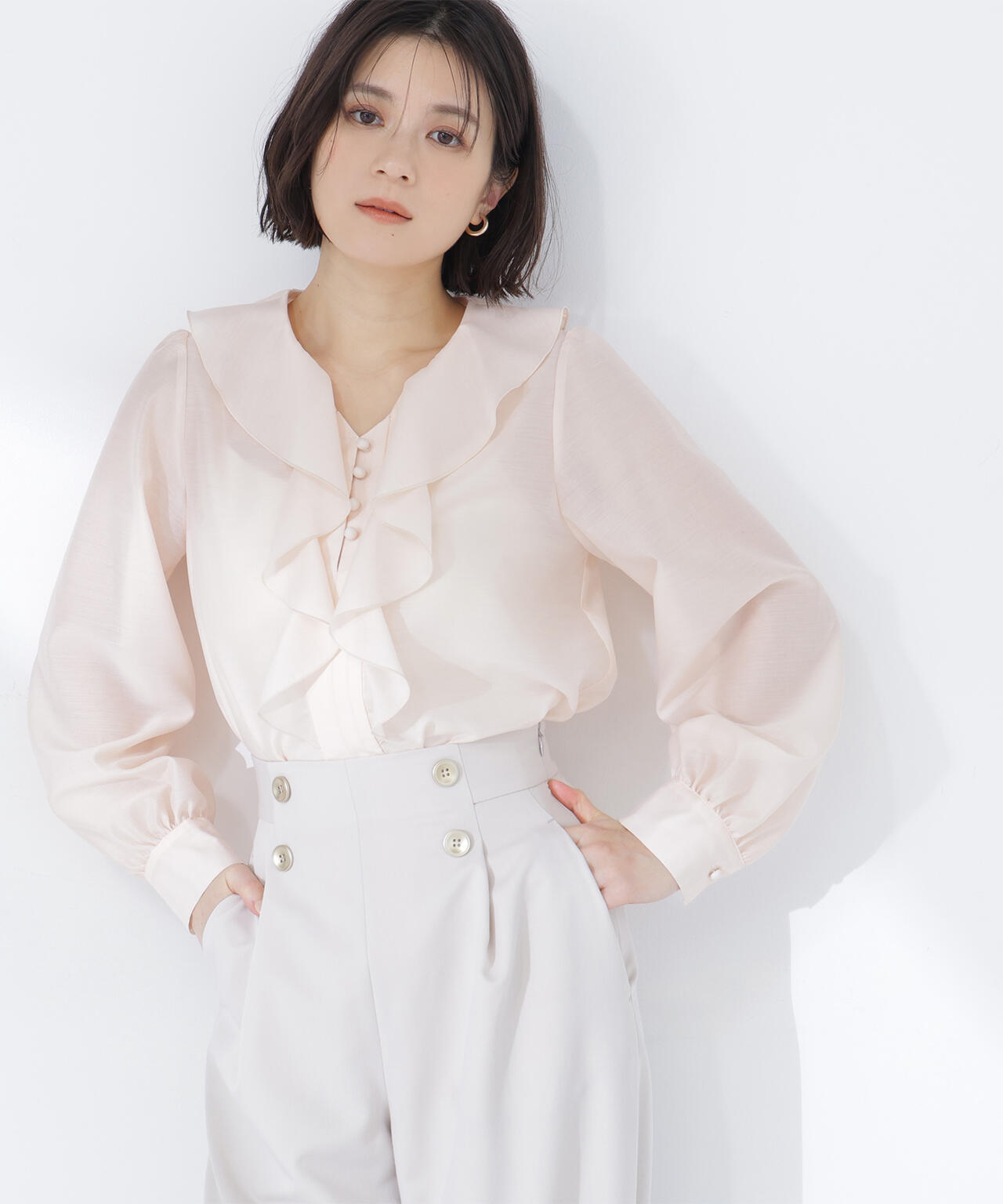 フロントフリルブラウス