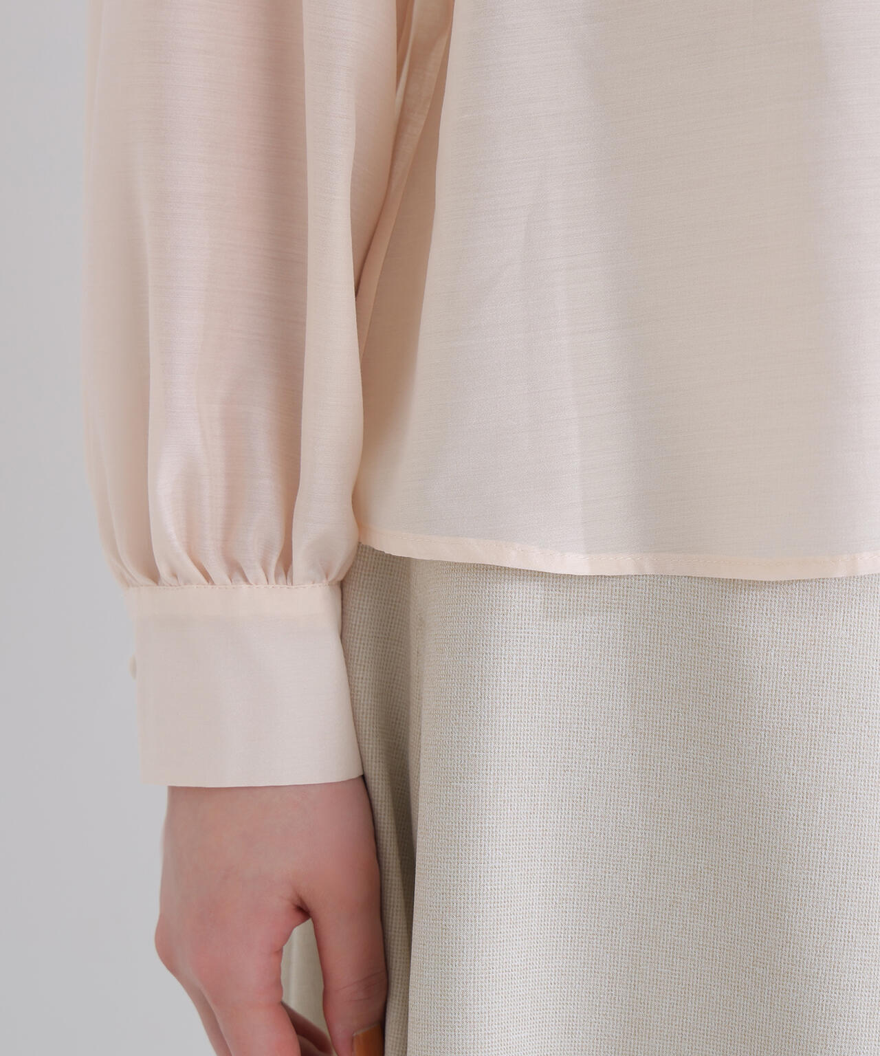 フロントフリルブラウス