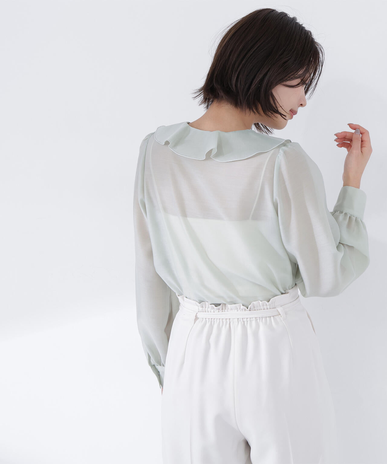 フロントフリルブラウス