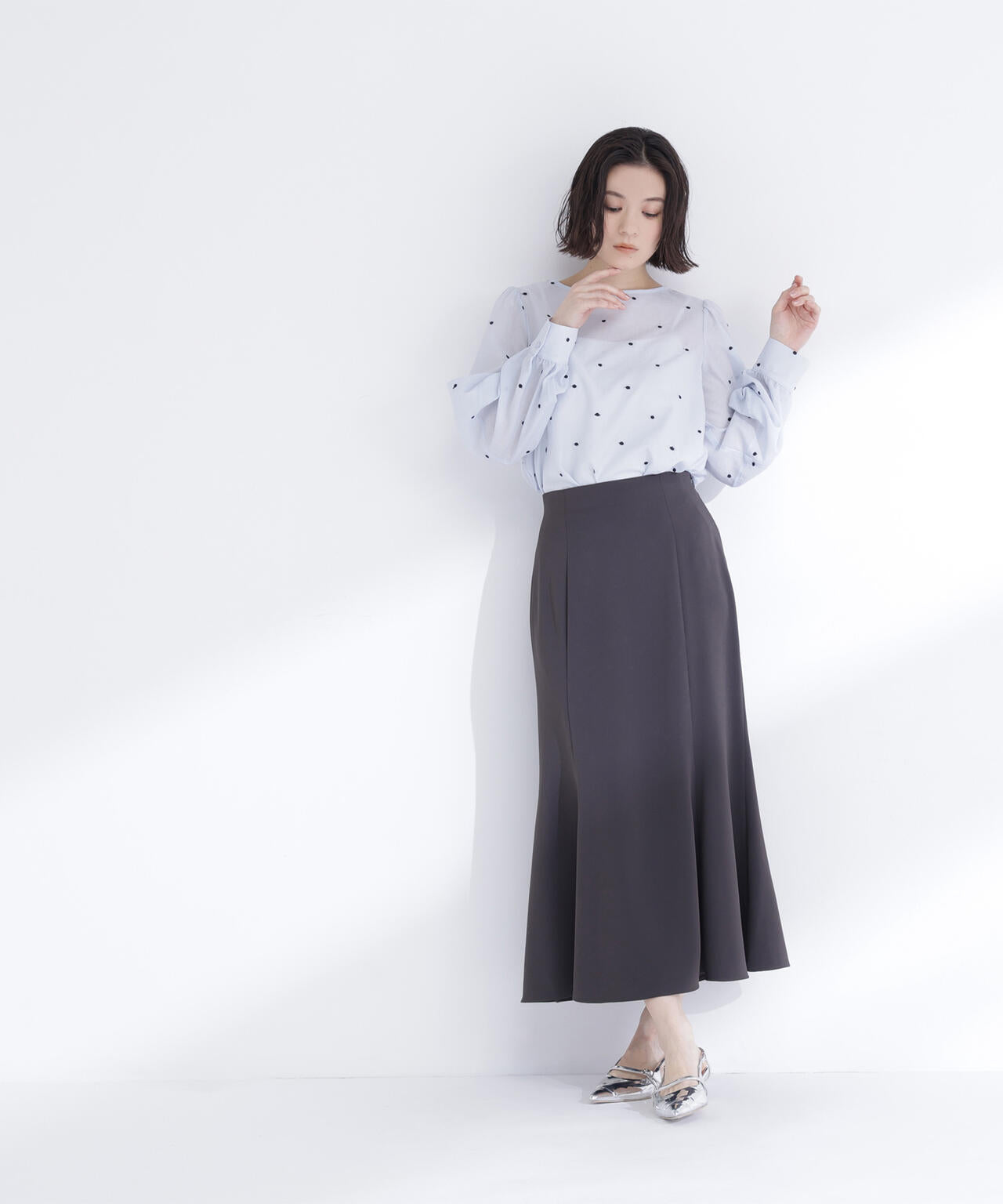 ドット刺繍ブラウス