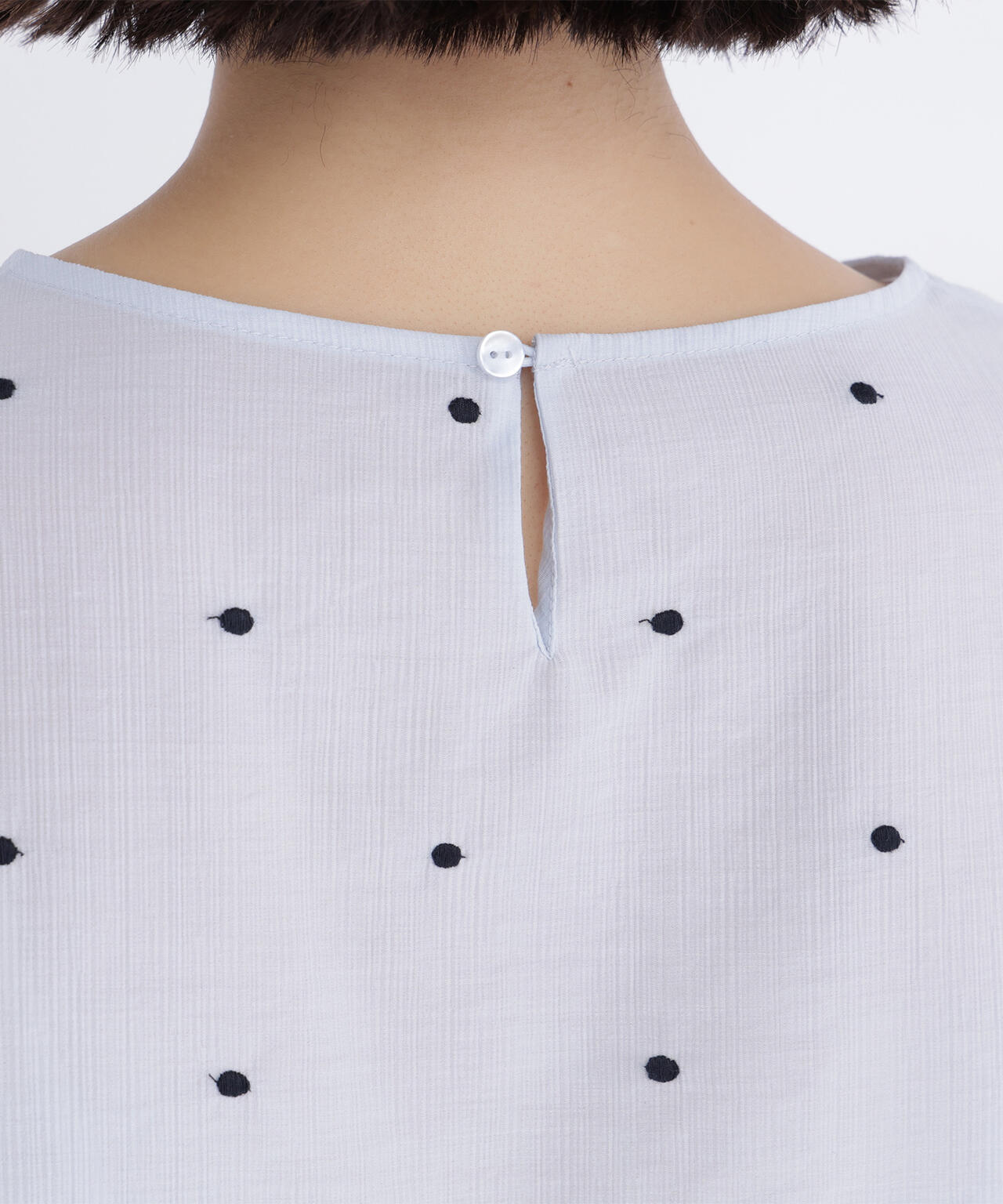 ドット刺繍ブラウス