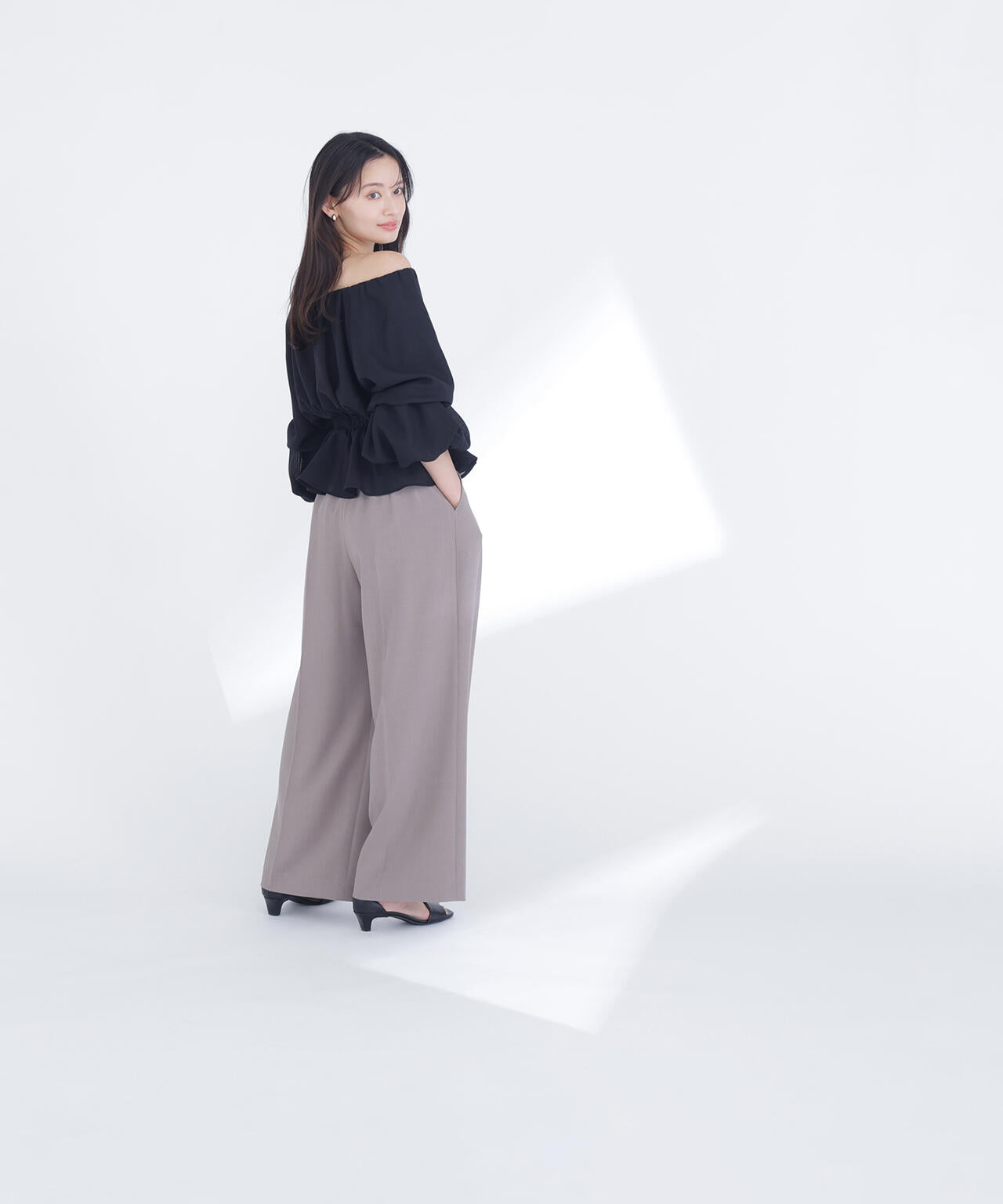 メッシュギャザーペプラムブラウス