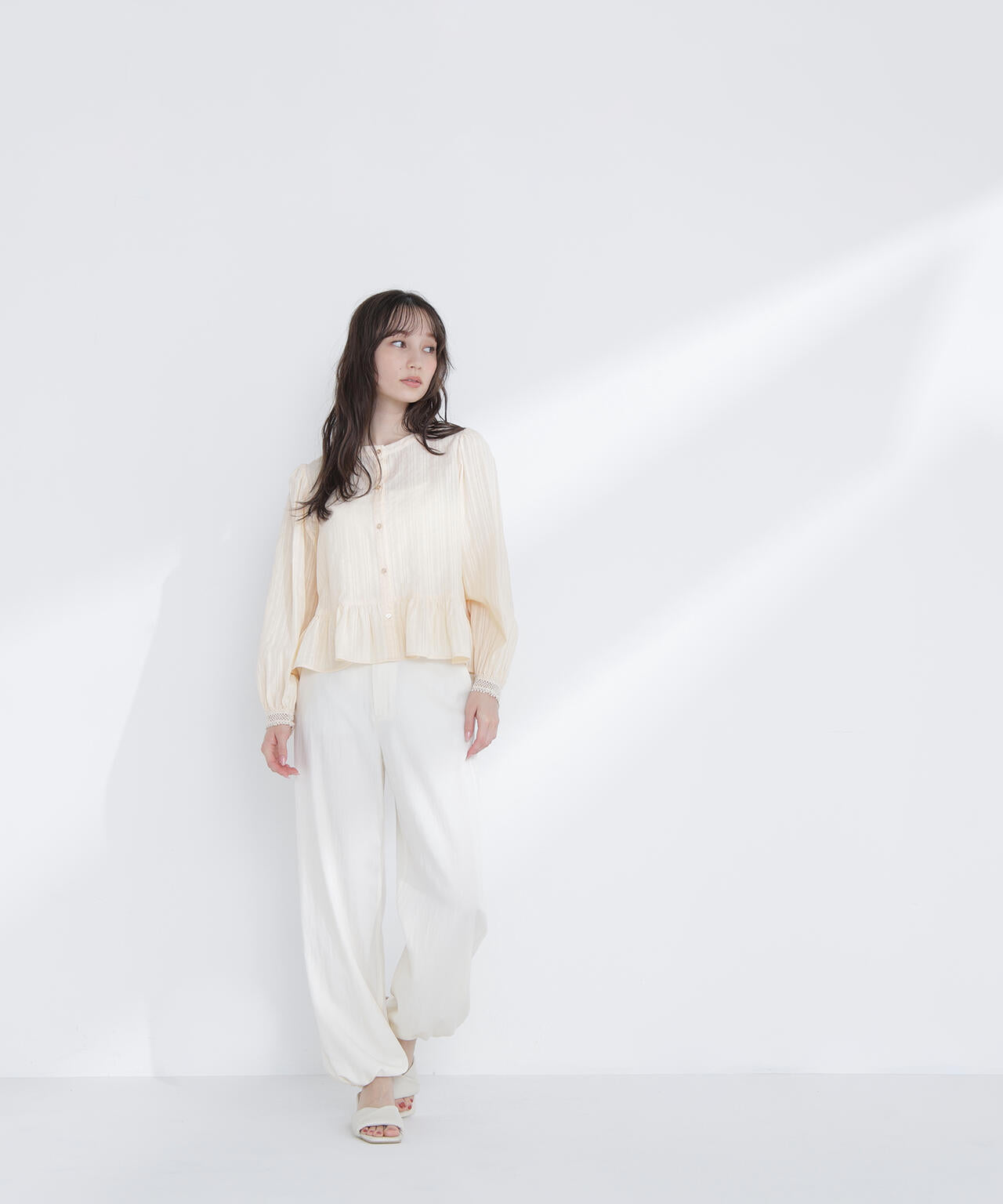 レースカフスブラウス