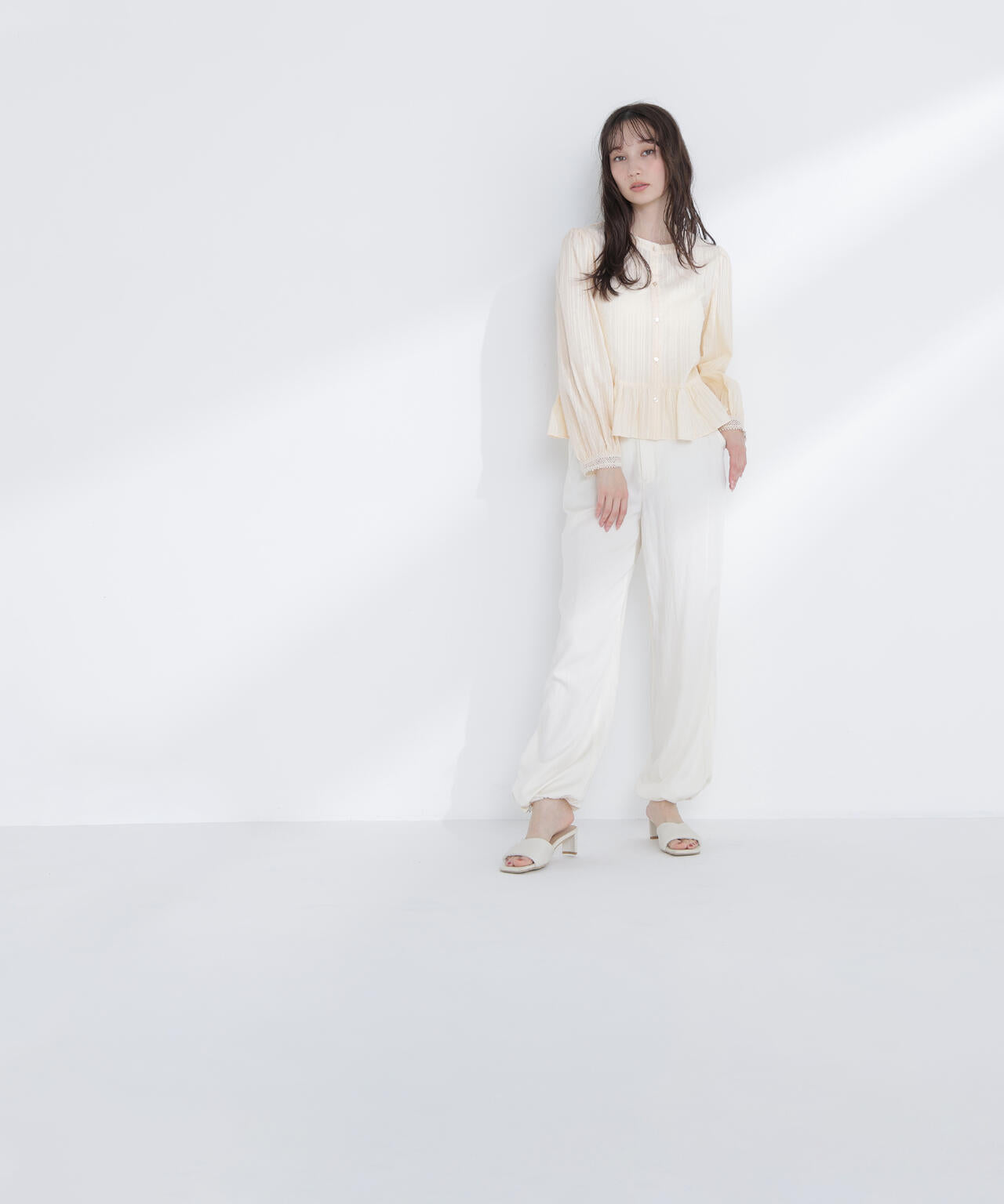 レースカフスブラウス