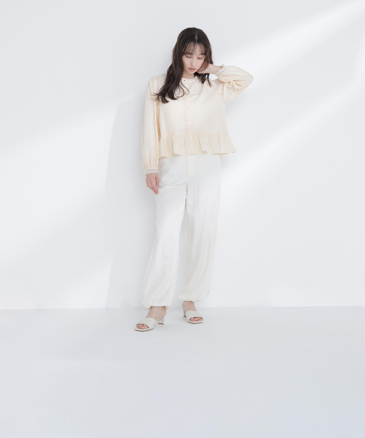 レースカフスブラウス