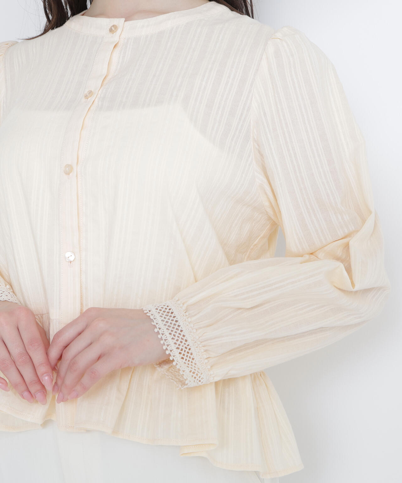 レースカフスブラウス