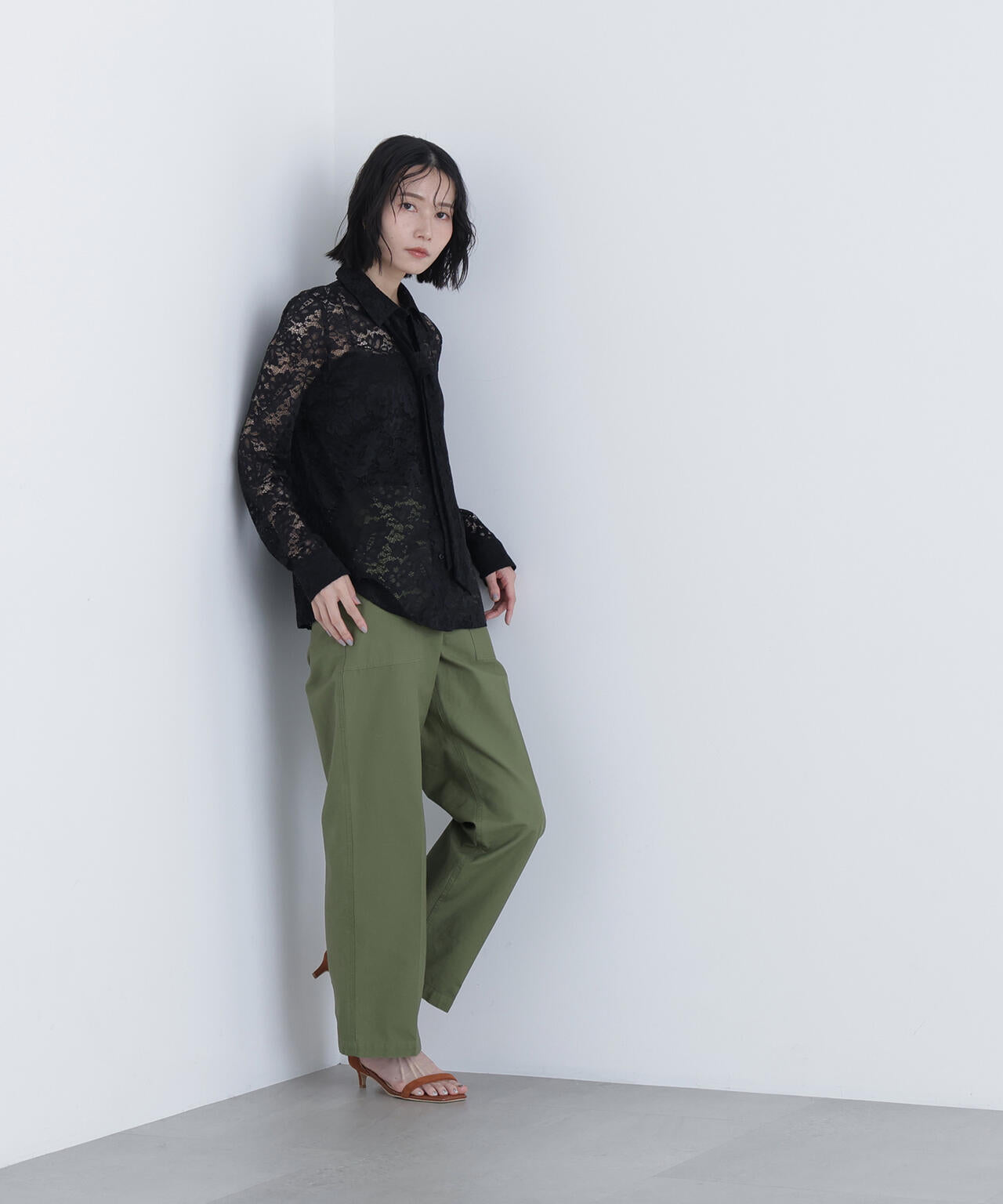 レースボウタイブラウス