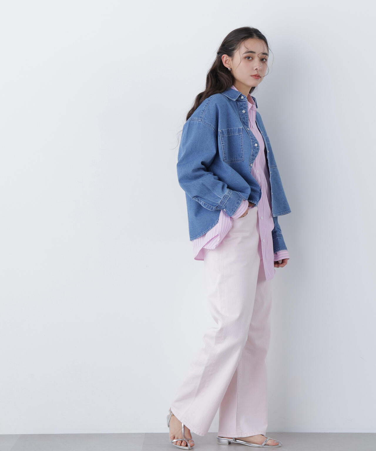 クロップドデニムシャツ