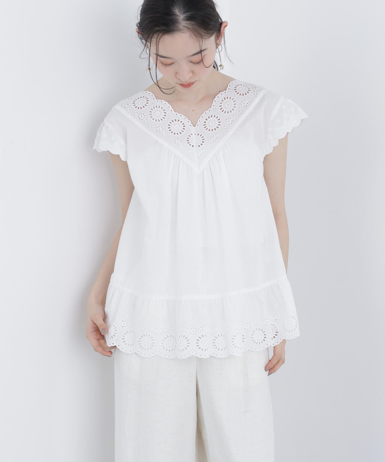 コットン刺繍ブラウス