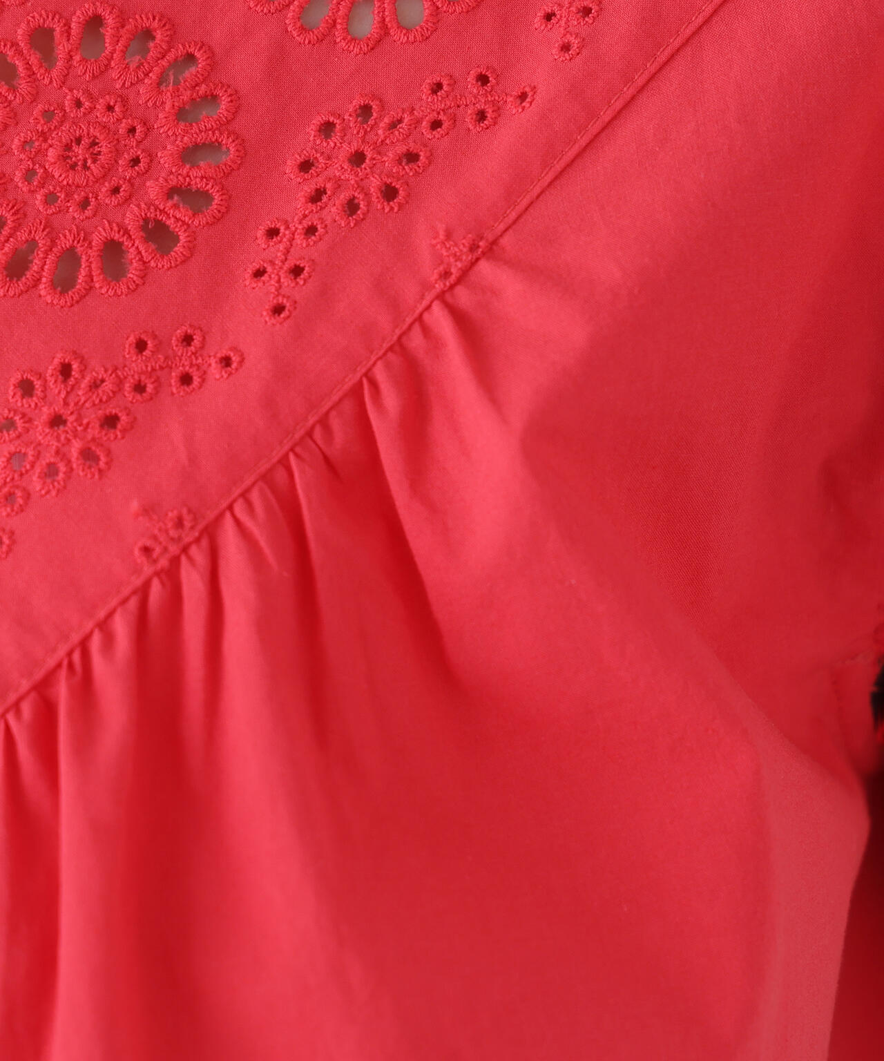 【N】コットン刺繍ブラウス