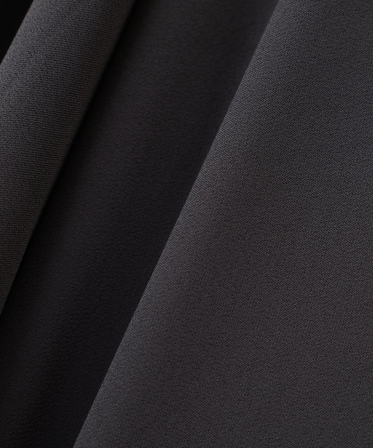 【365ユーティリティ】“みんなの声をカタチにした”速乾2WAYパールボタンボウブラウス