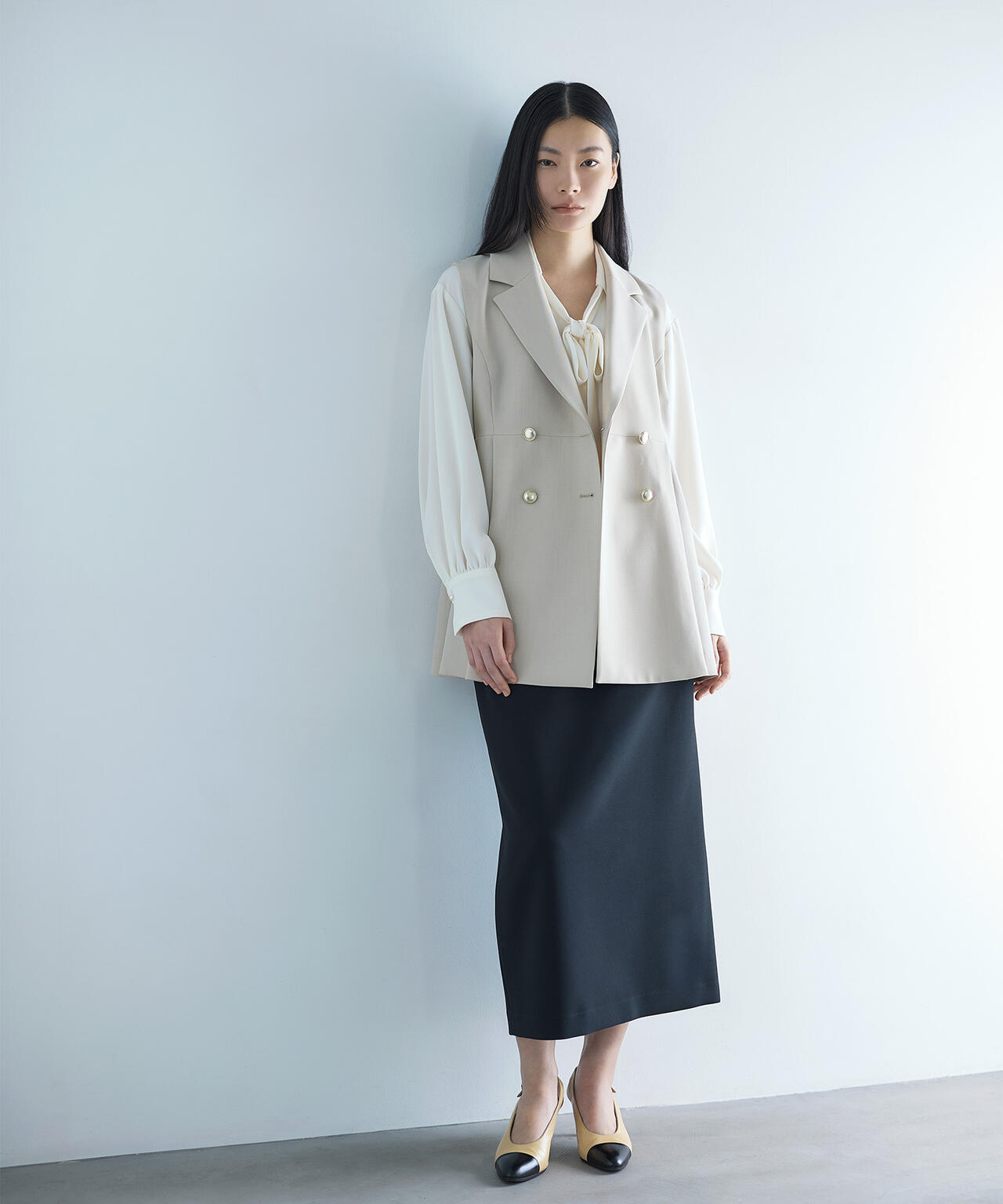 【365ユーティリティ】“みんなの声をカタチにした”速乾2WAYパールボタンボウブラウス