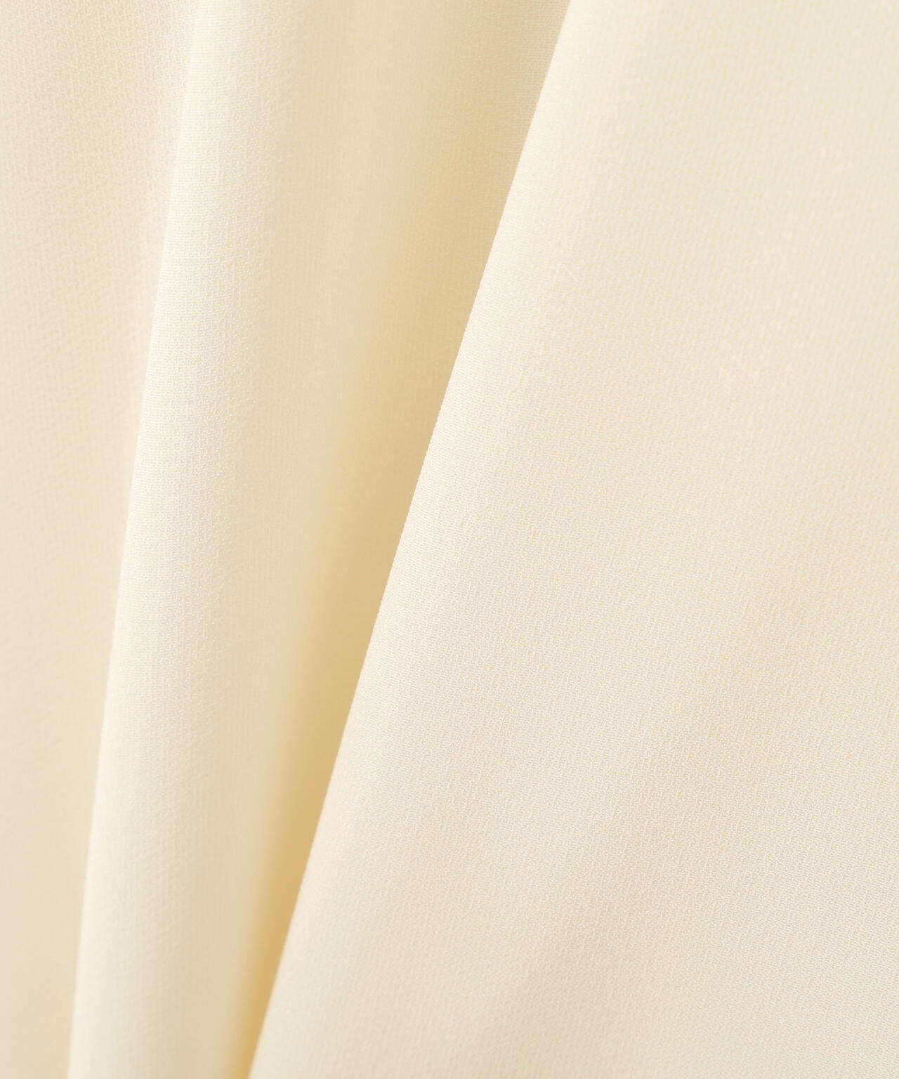 【365ユーティリティ】“みんなの声をカタチにした”速乾2WAYパールボタンボウブラウス