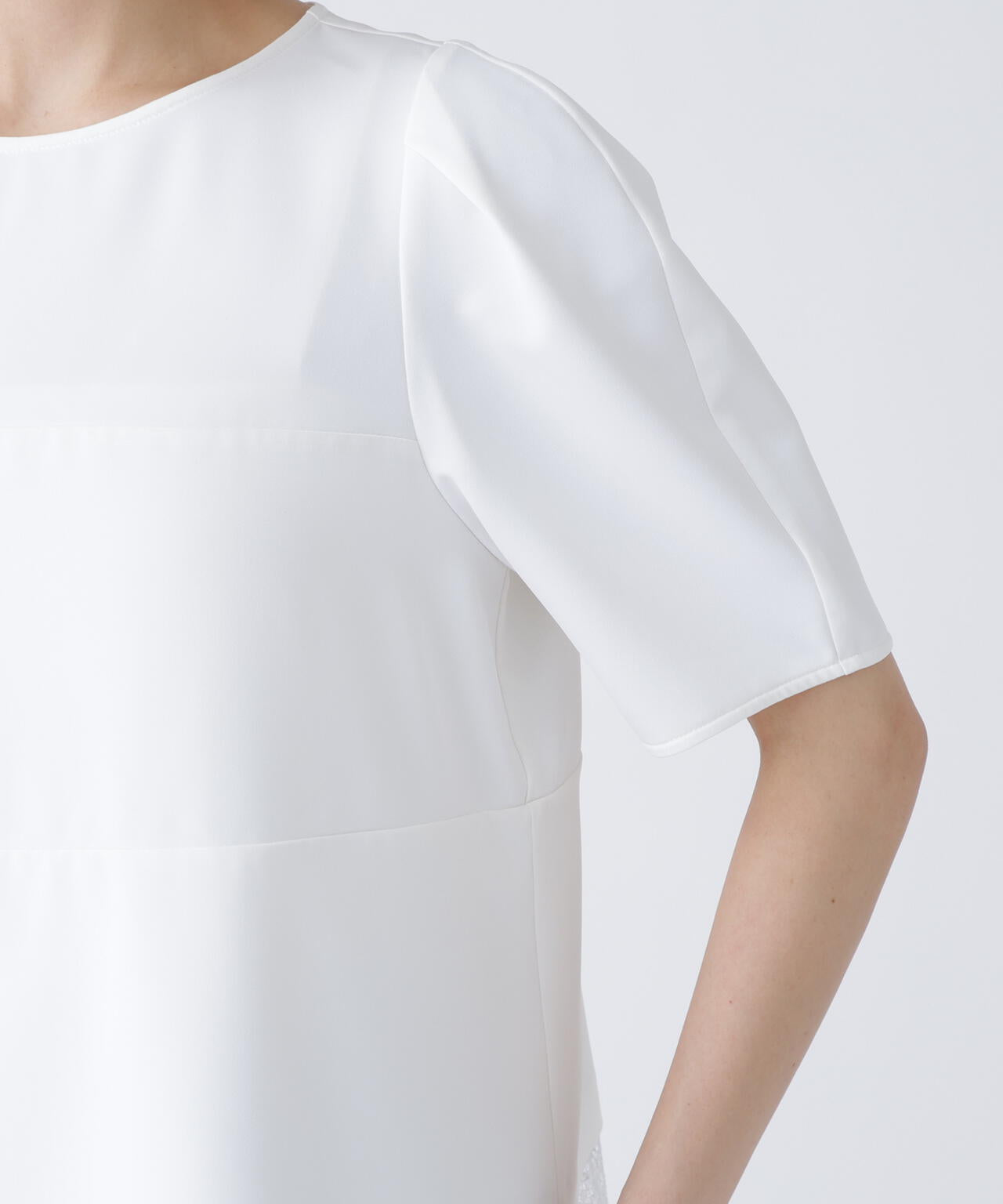 168cm B81cm W60cm H89cm 着用サイズ:FR