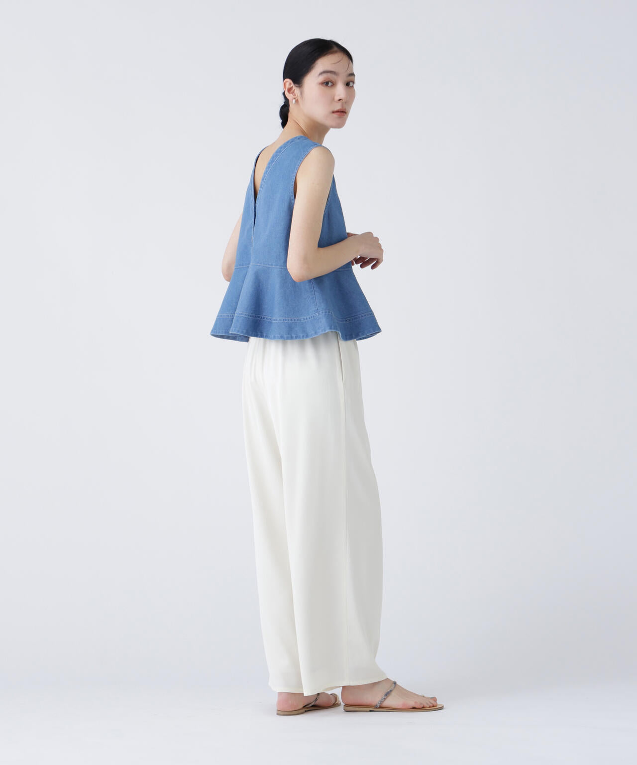 168cm B81cm W60cm H89cm 着用サイズ:FR