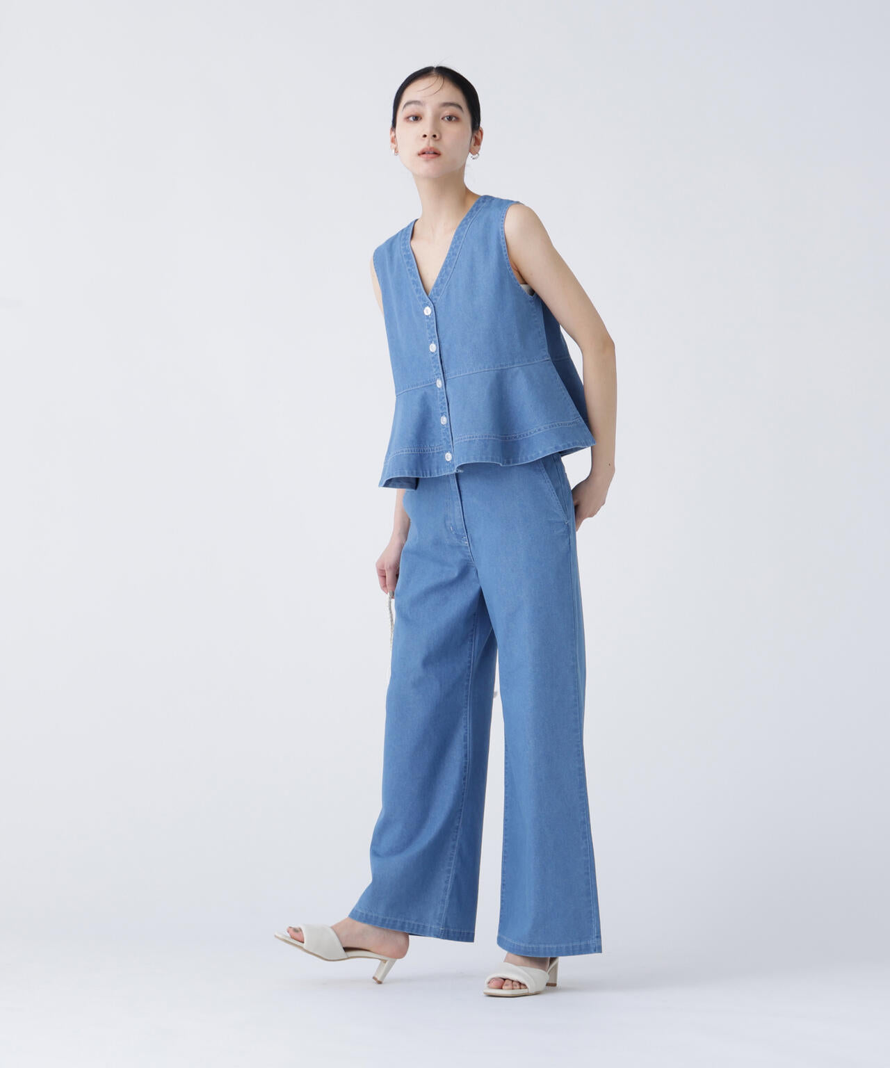 168cm B81cm W60cm H89cm 着用サイズ:FR