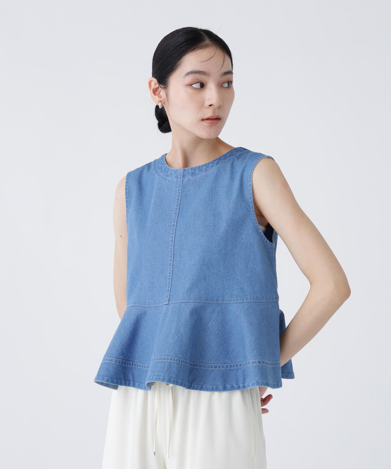 168cm B81cm W60cm H89cm 着用サイズ:FR