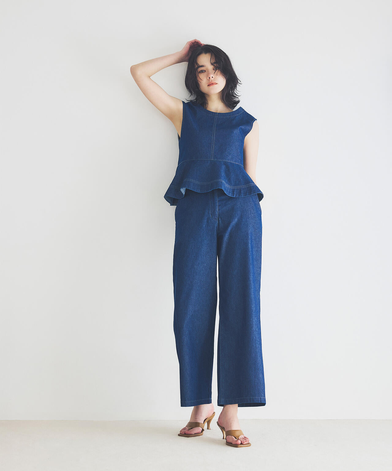 168cm B81cm W60cm H89cm 着用サイズ:FR