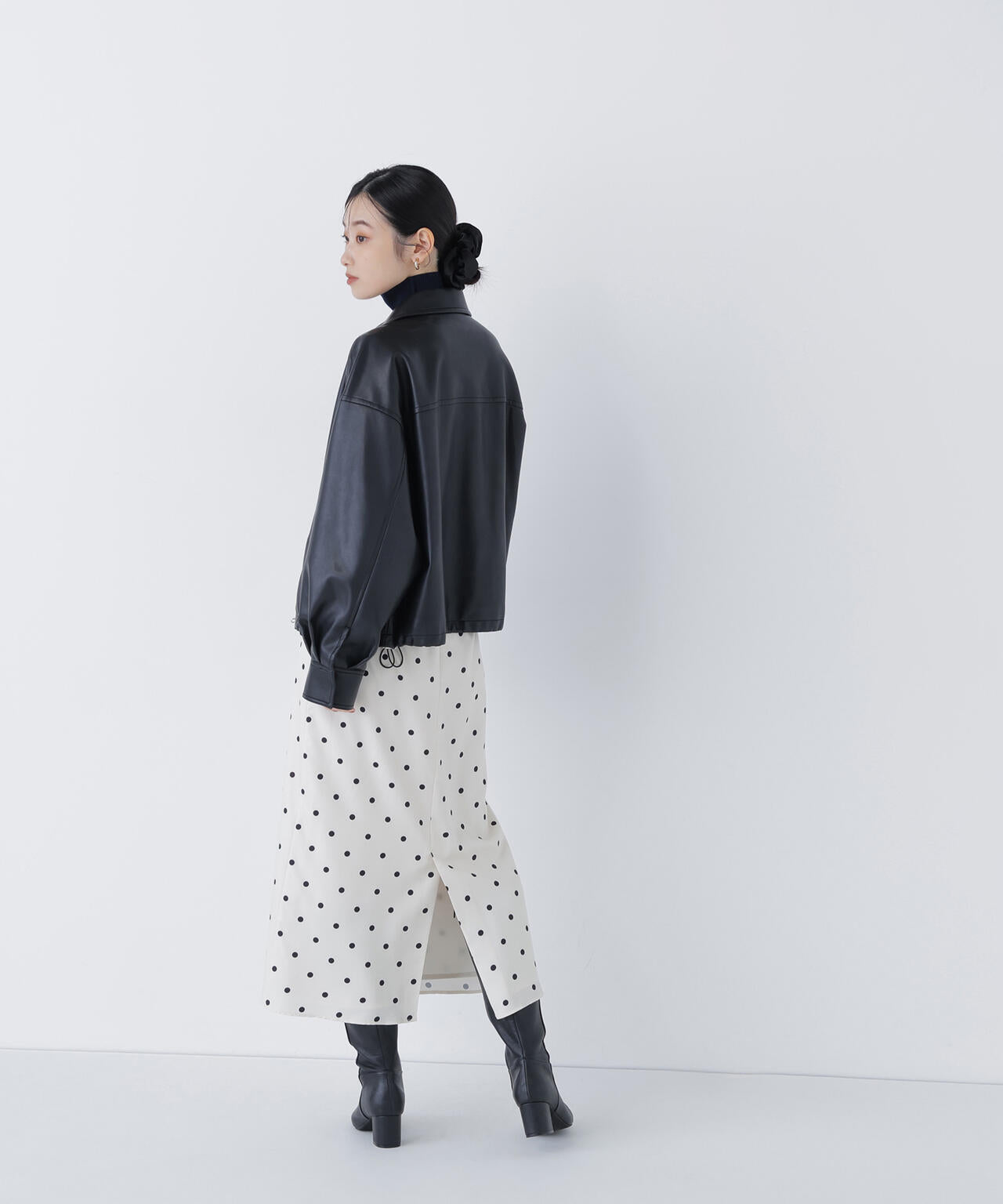 【有楽町マルイ・mix.tokyo 限定カラー:ブラウンベース】ドットサテンタイトスカート