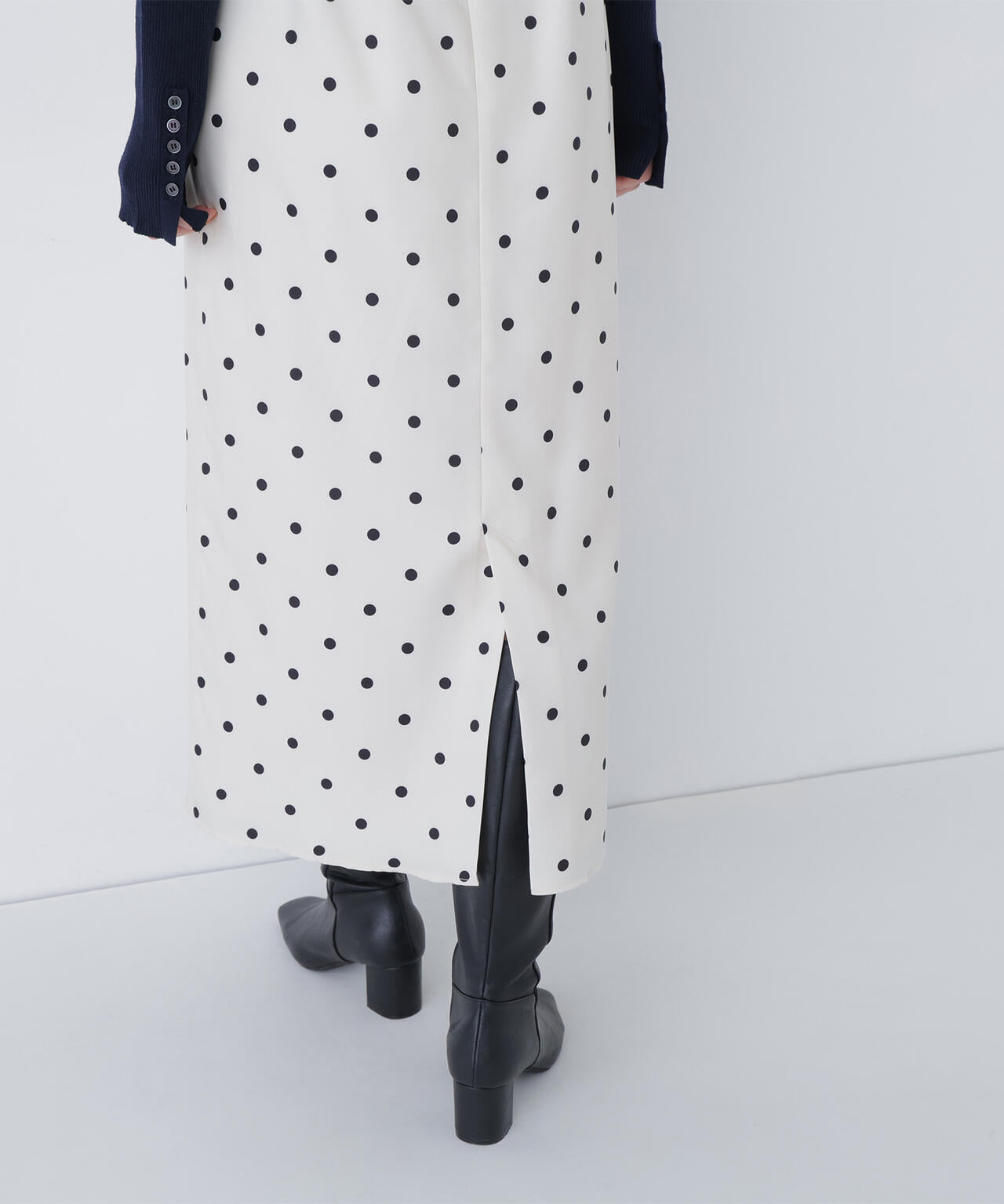 【有楽町マルイ・mix.tokyo 限定カラー:ブラウンベース】ドットサテンタイトスカート