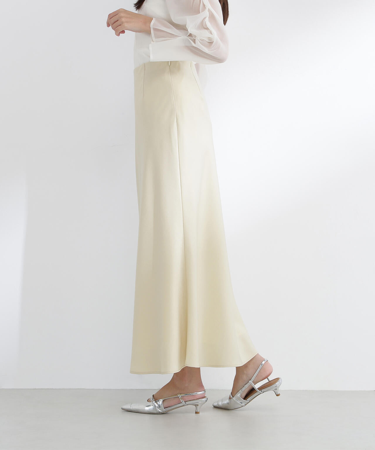 バイアスサテンナロースカート