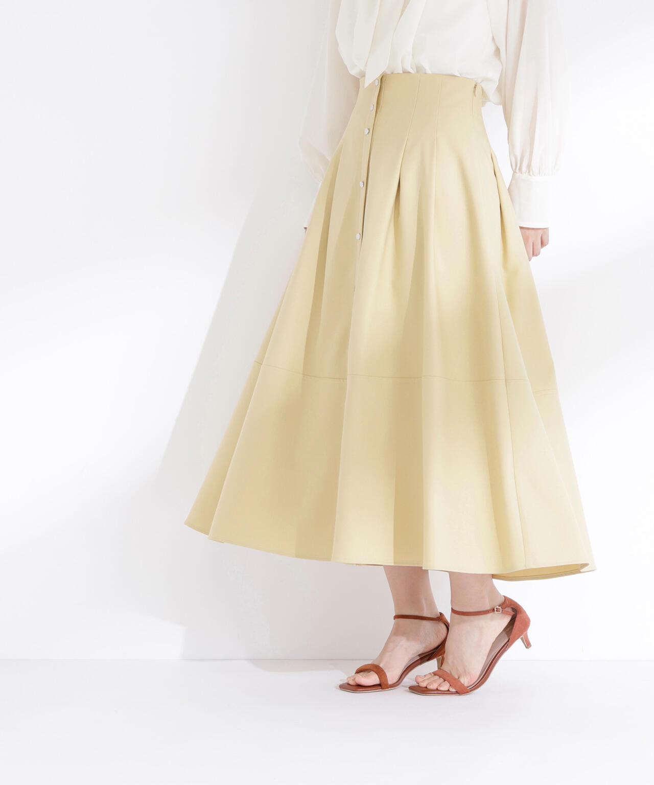 フロントボタンフレアスカート