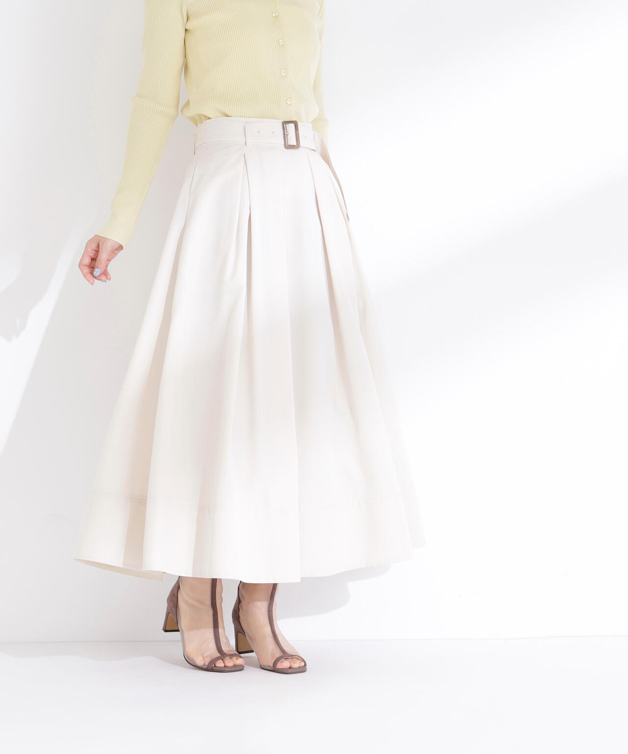 ベルテッドタックフレアスカート