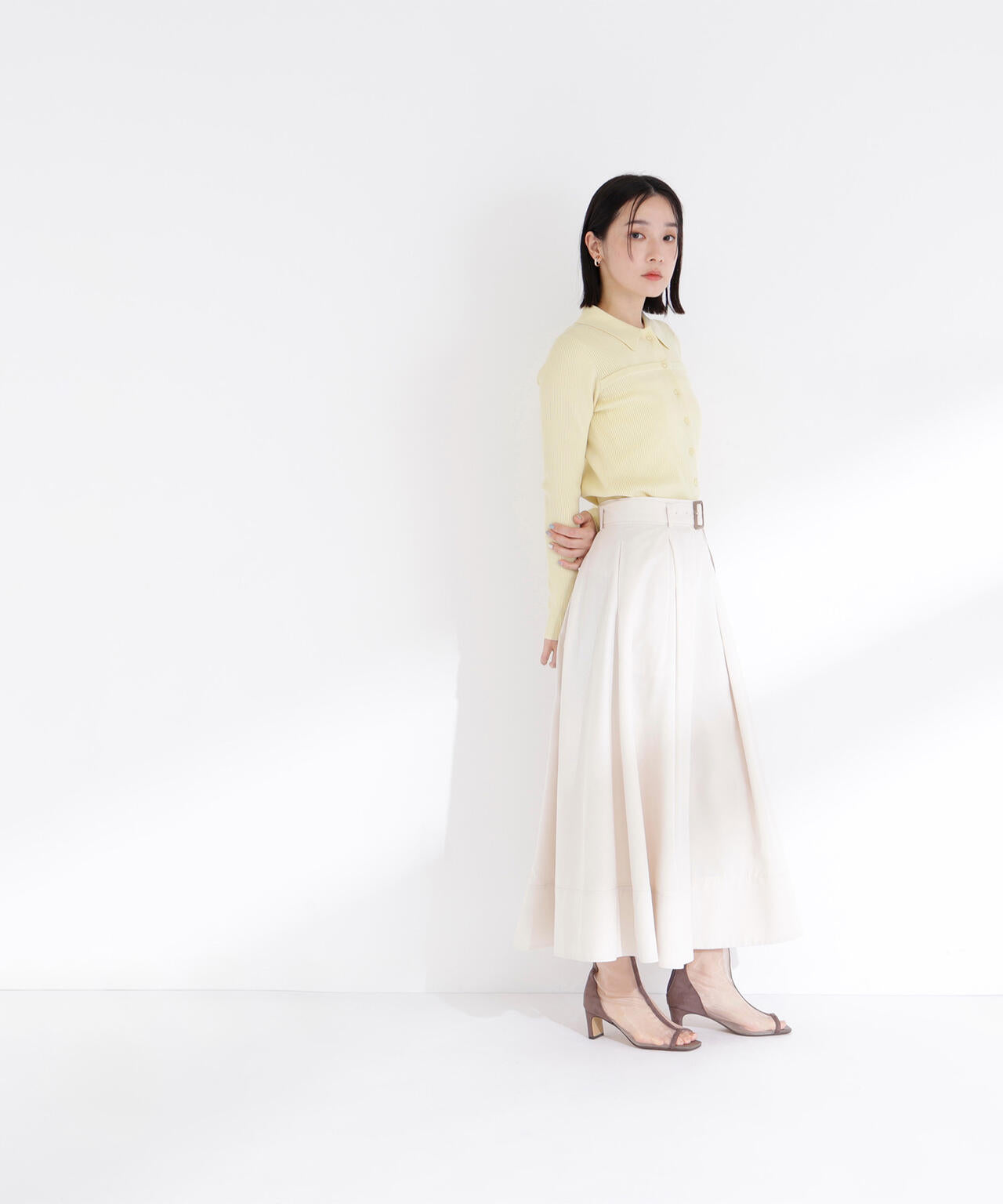 ベルテッドタックフレアスカート