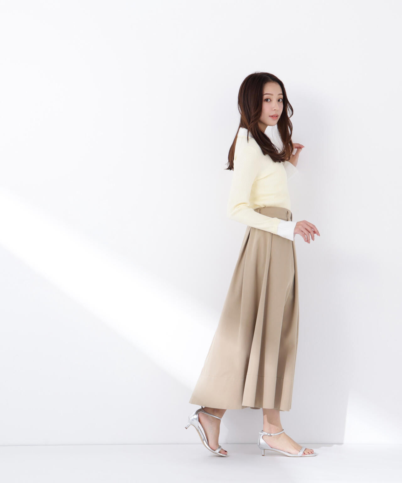 ベルテッドタックフレアスカート