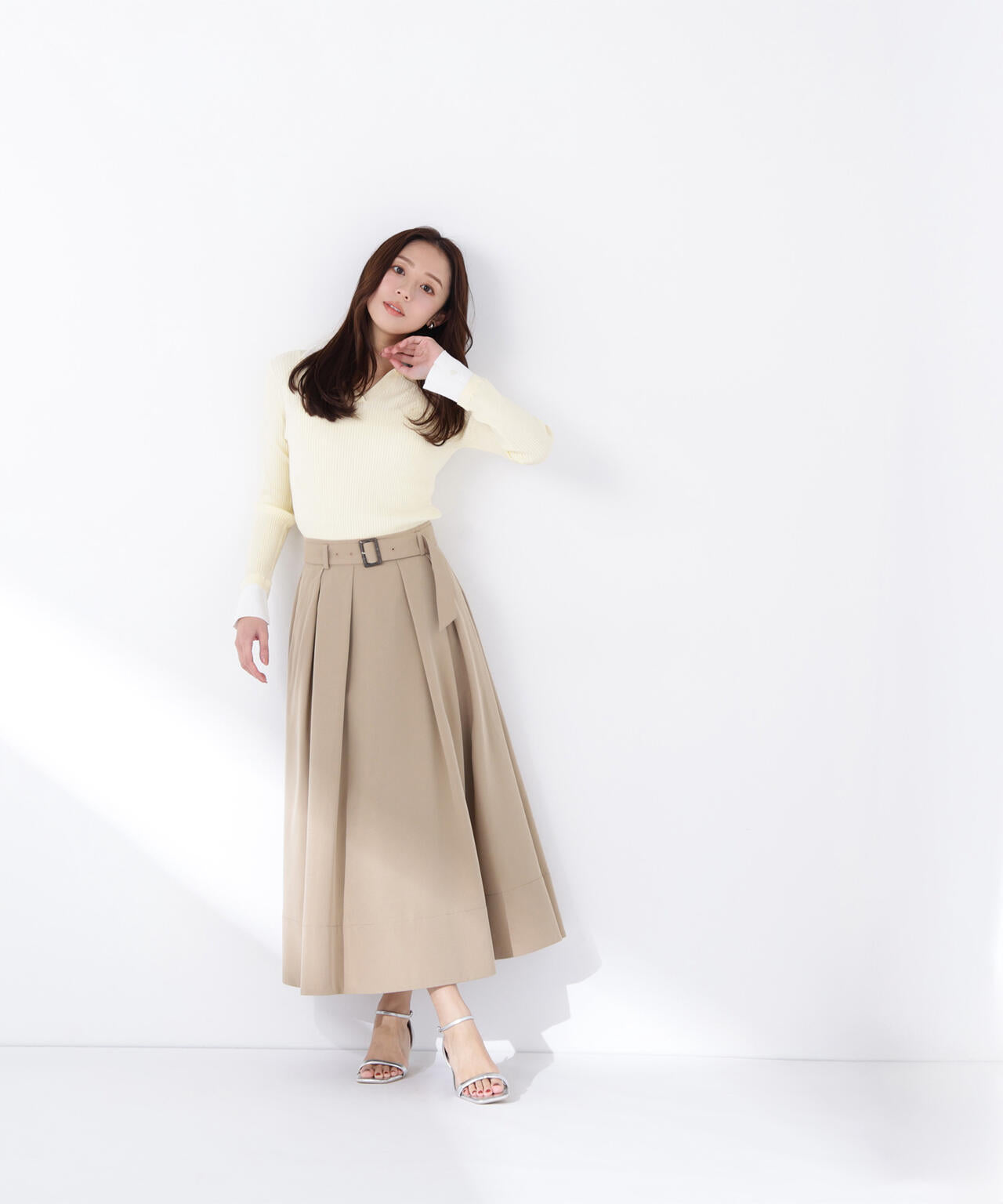 ベルテッドタックフレアスカート