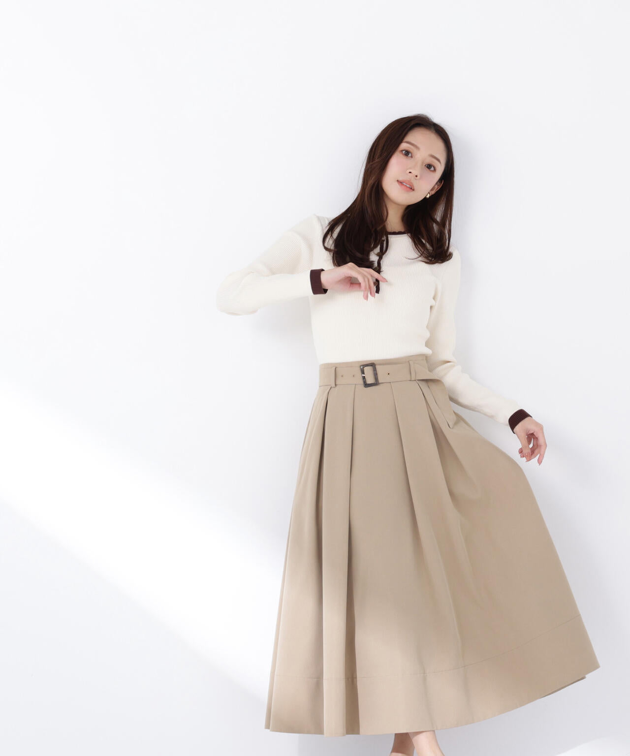 ベルテッドタックフレアスカート