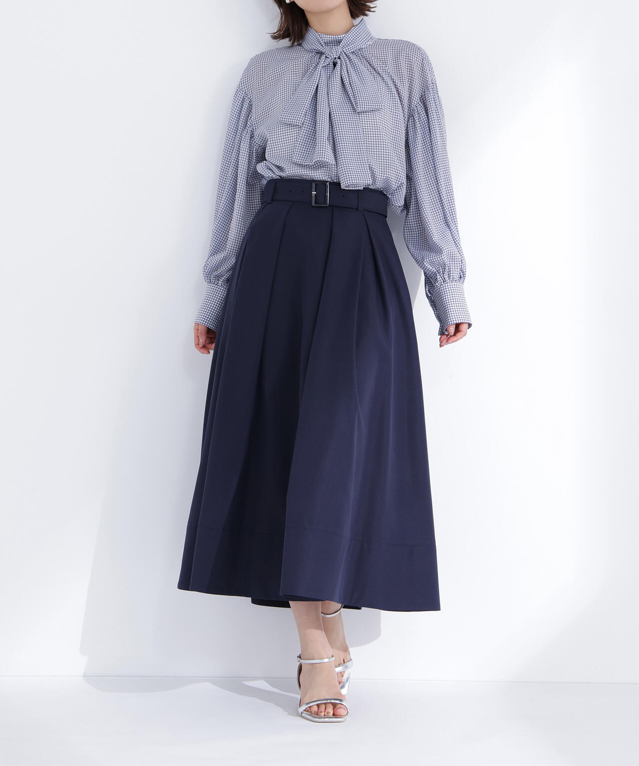 ベルテッドタックフレアスカート