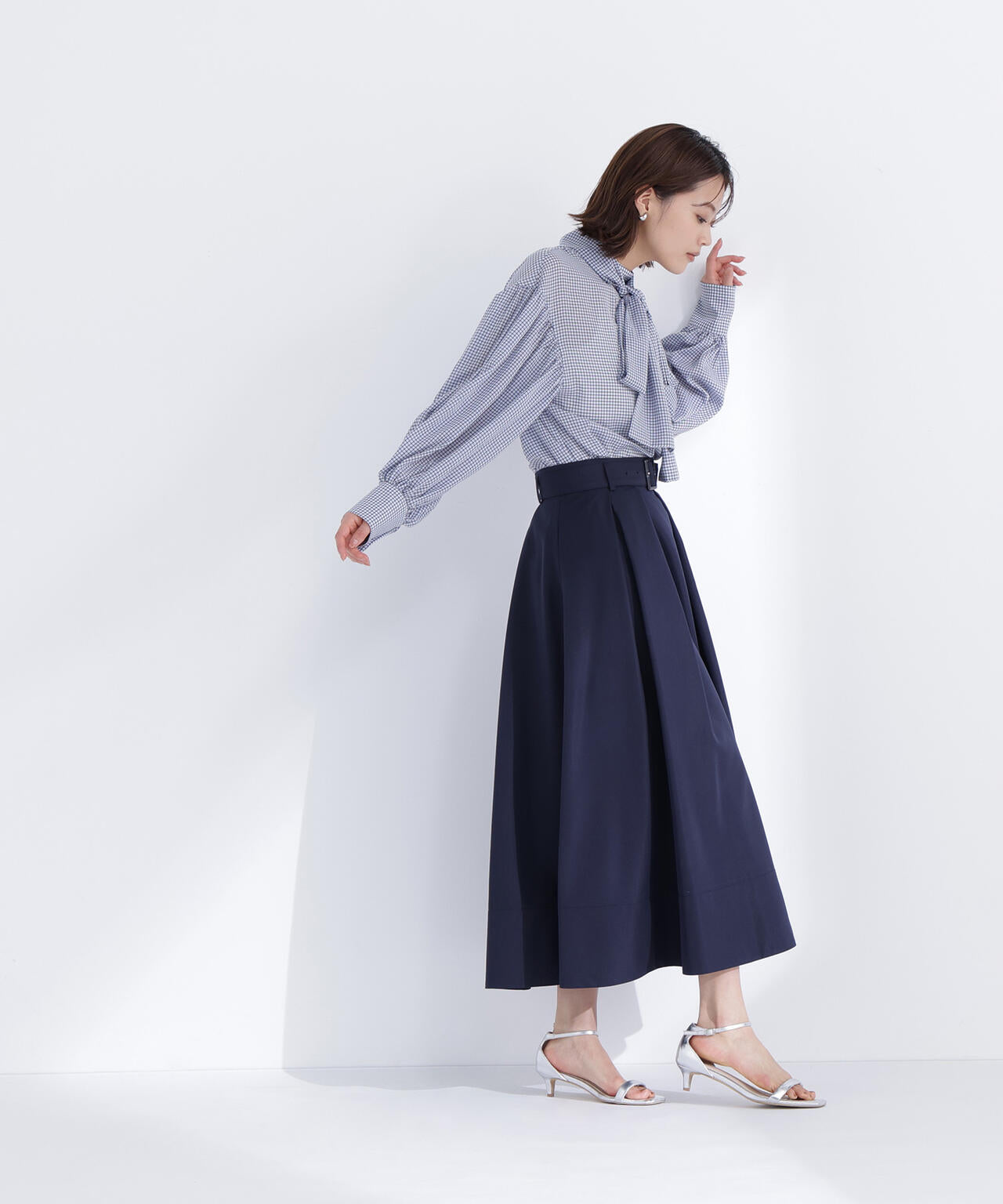 ベルテッドタックフレアスカート