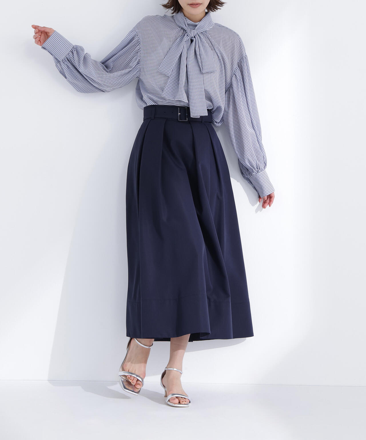 ベルテッドタックフレアスカート