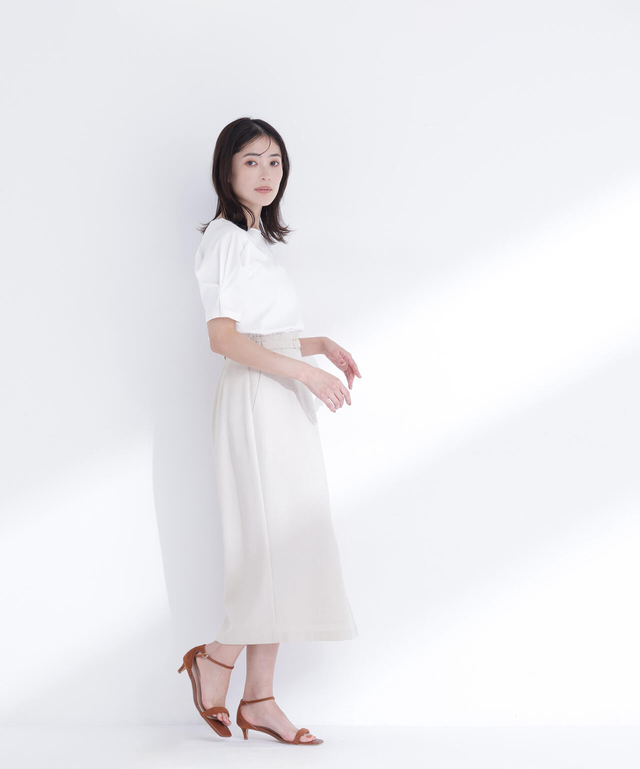 ベルテッドナロースカート