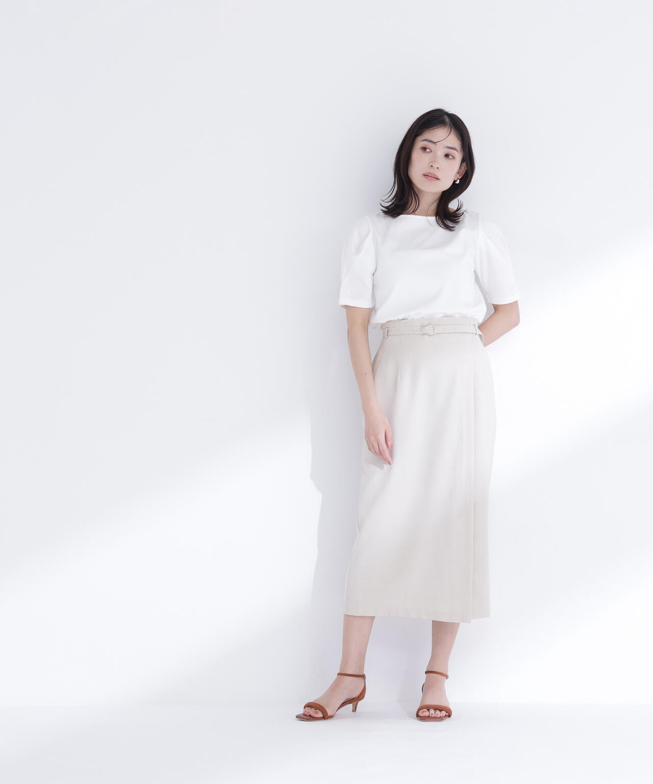 ベルテッドナロースカート