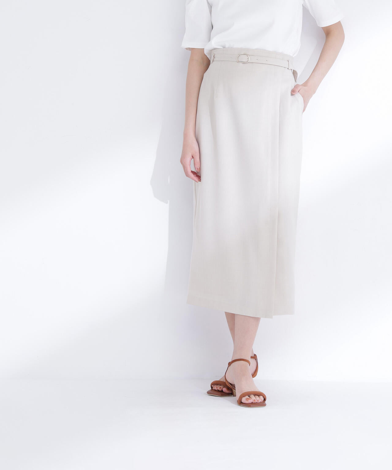 ベルテッドナロースカート