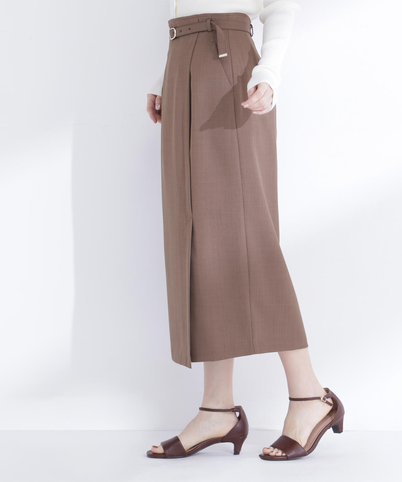 ベルテッドナロースカート