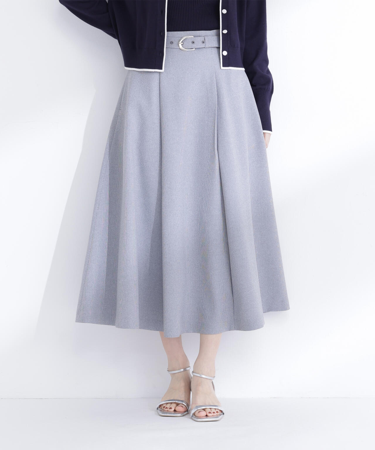 メタルバックルフレアスカート