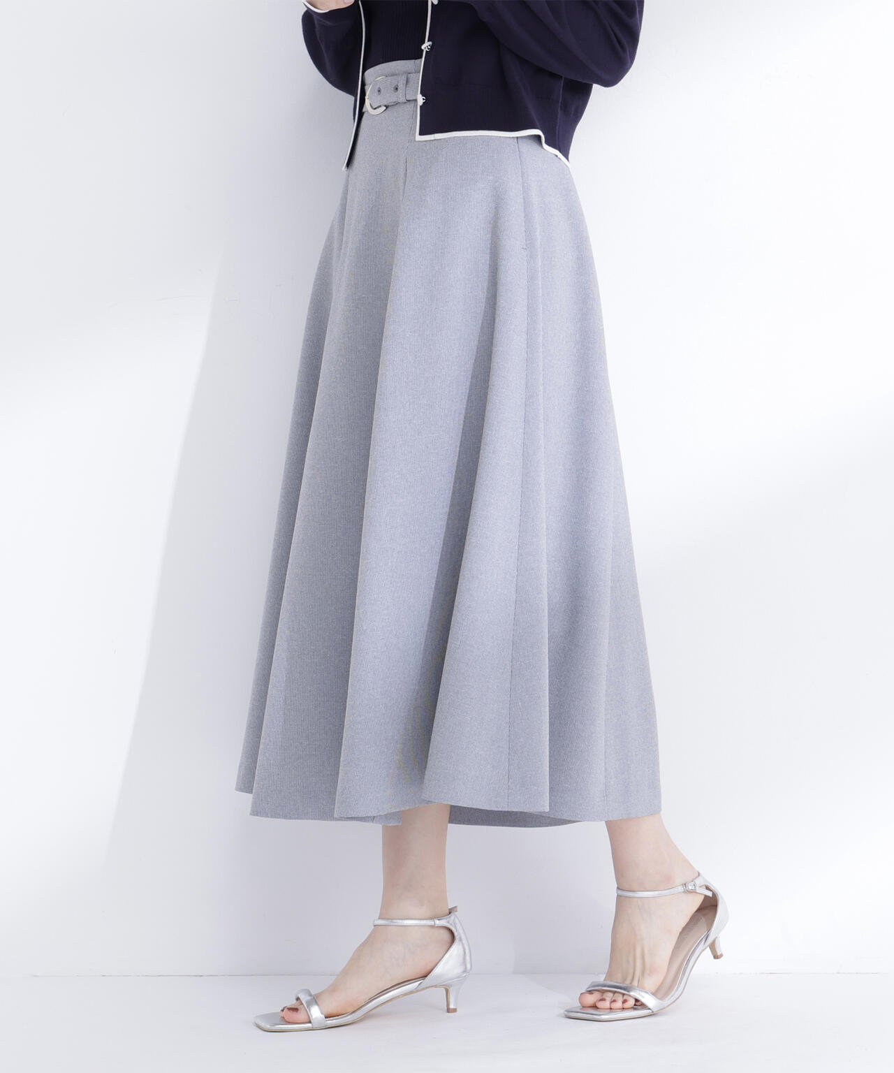 メタルバックルフレアスカート