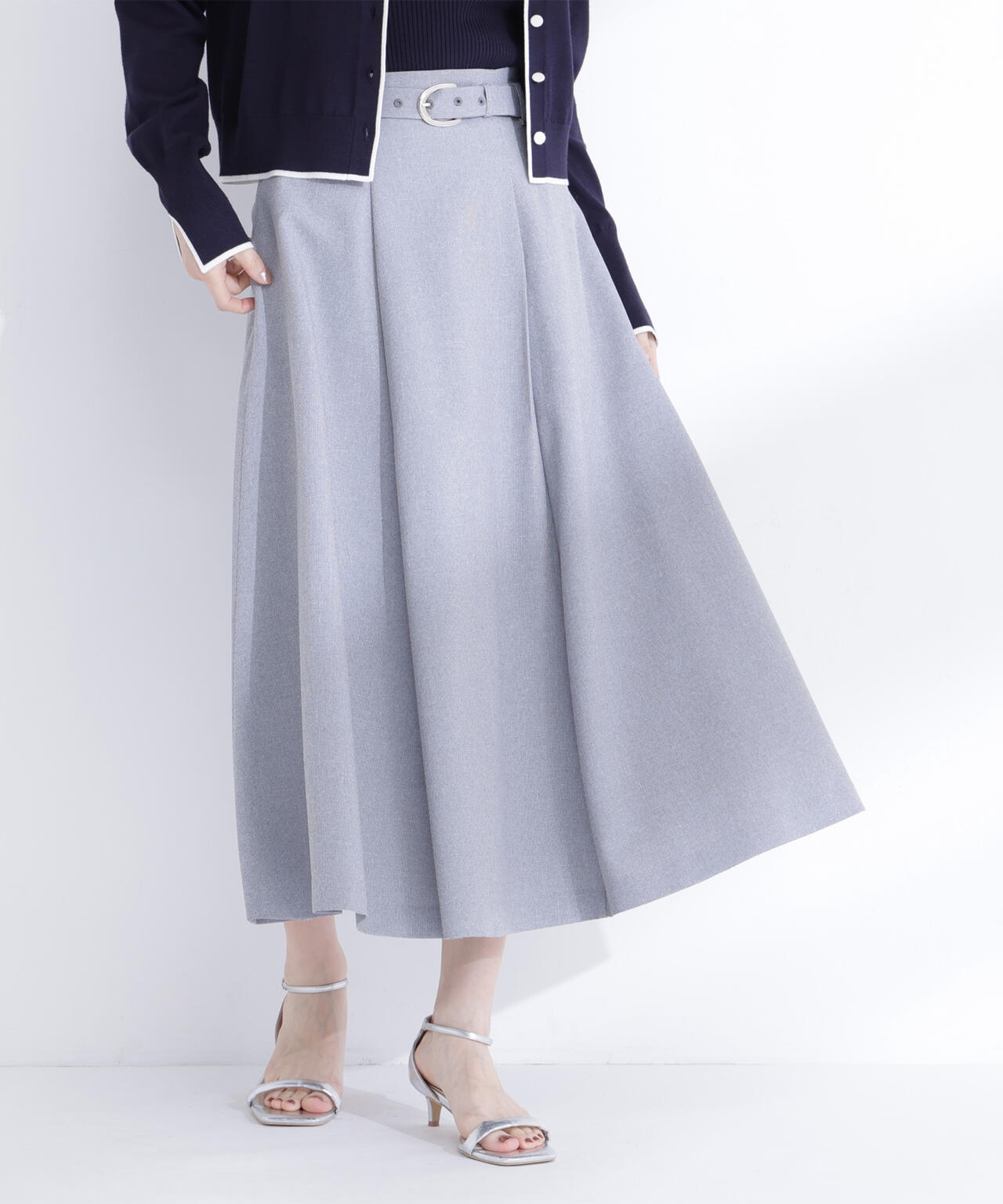 メタルバックルフレアスカート