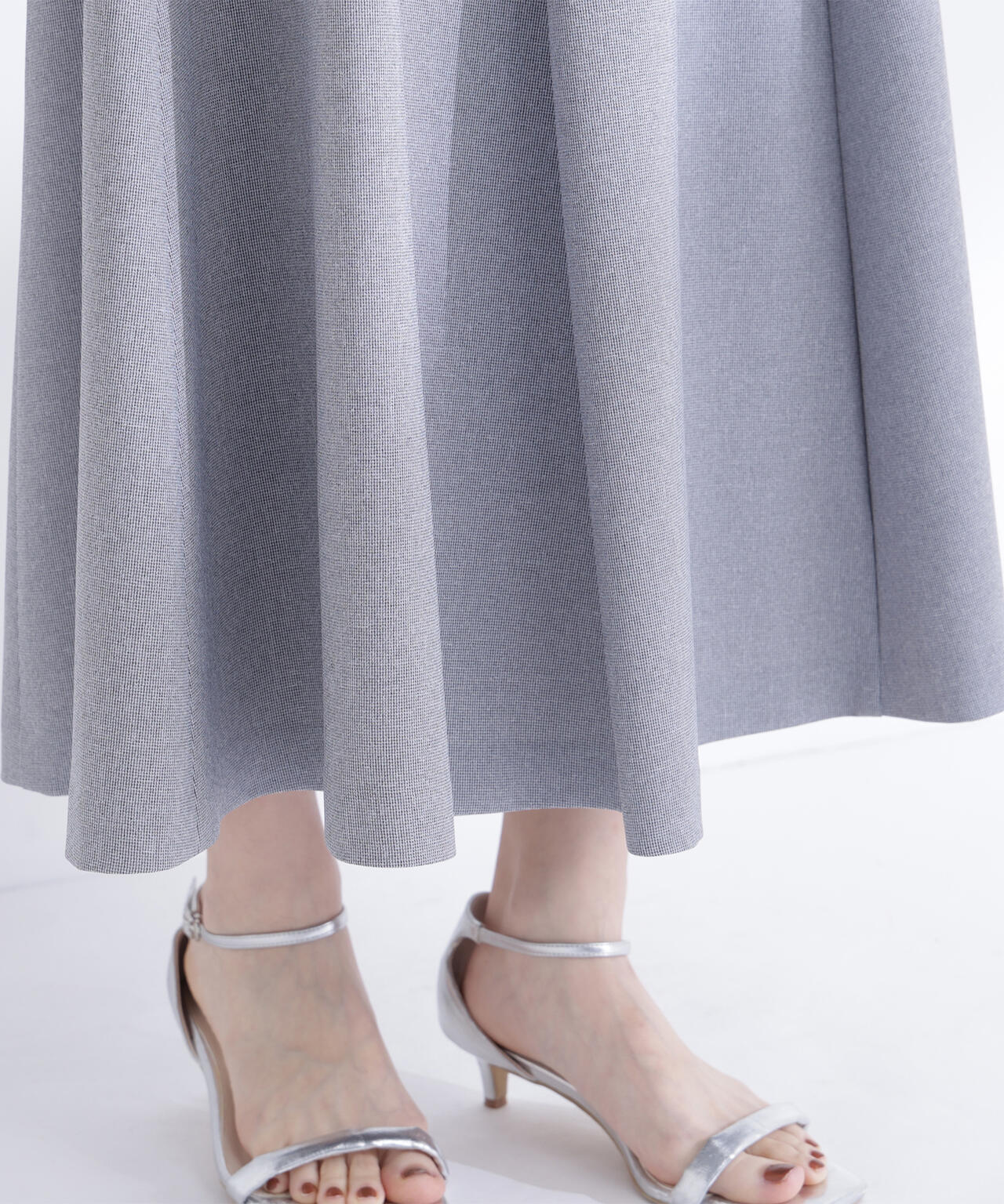 メタルバックルフレアスカート