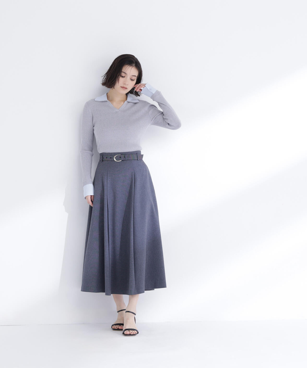 メタルバックルフレアスカート