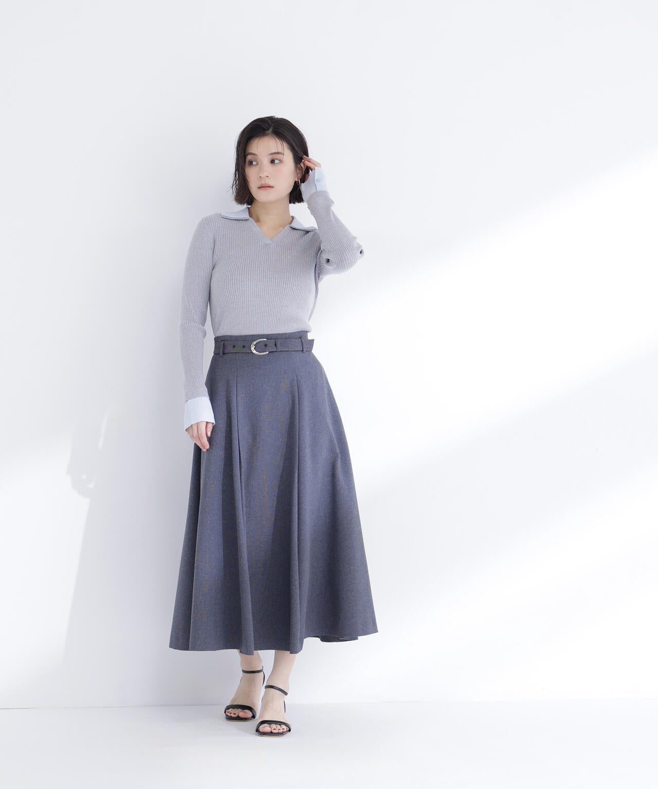 メタルバックルフレアスカート