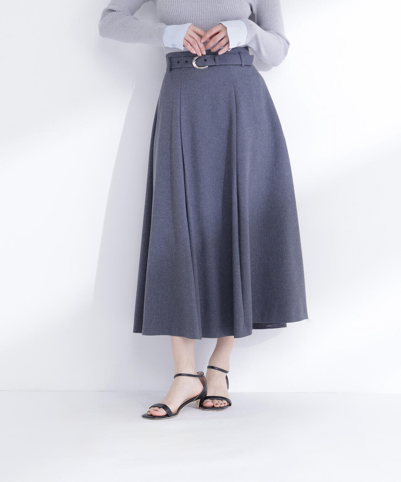 メタルバックルフレアスカート