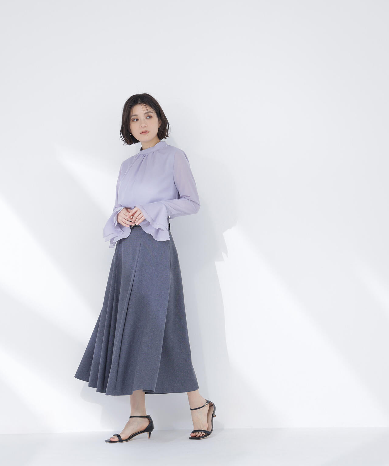 メタルバックルフレアスカート