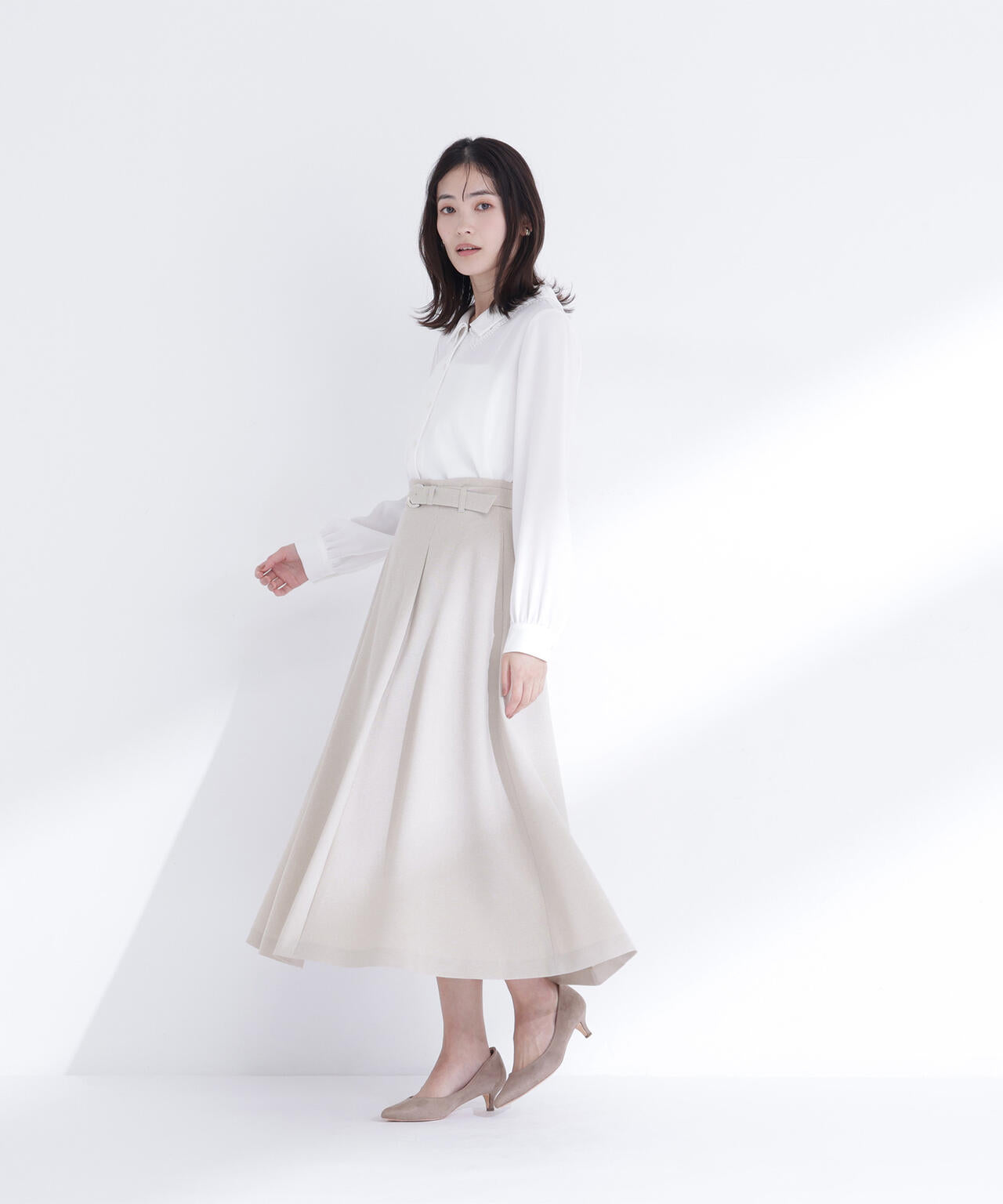 メタルバックルフレアスカート